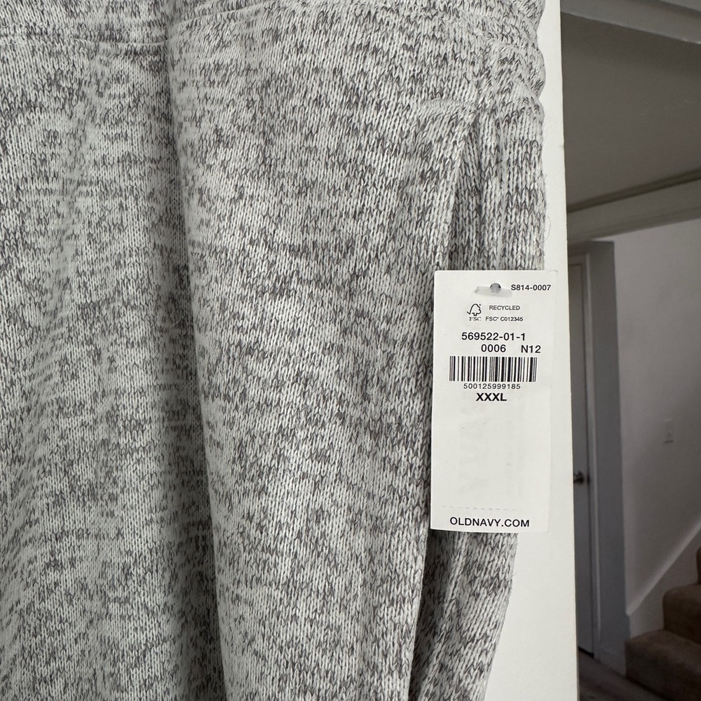 Old Navy Light Gray Joggers for Men (or Women) Brand new with tags Never worn,3x - Picture 3 of 10